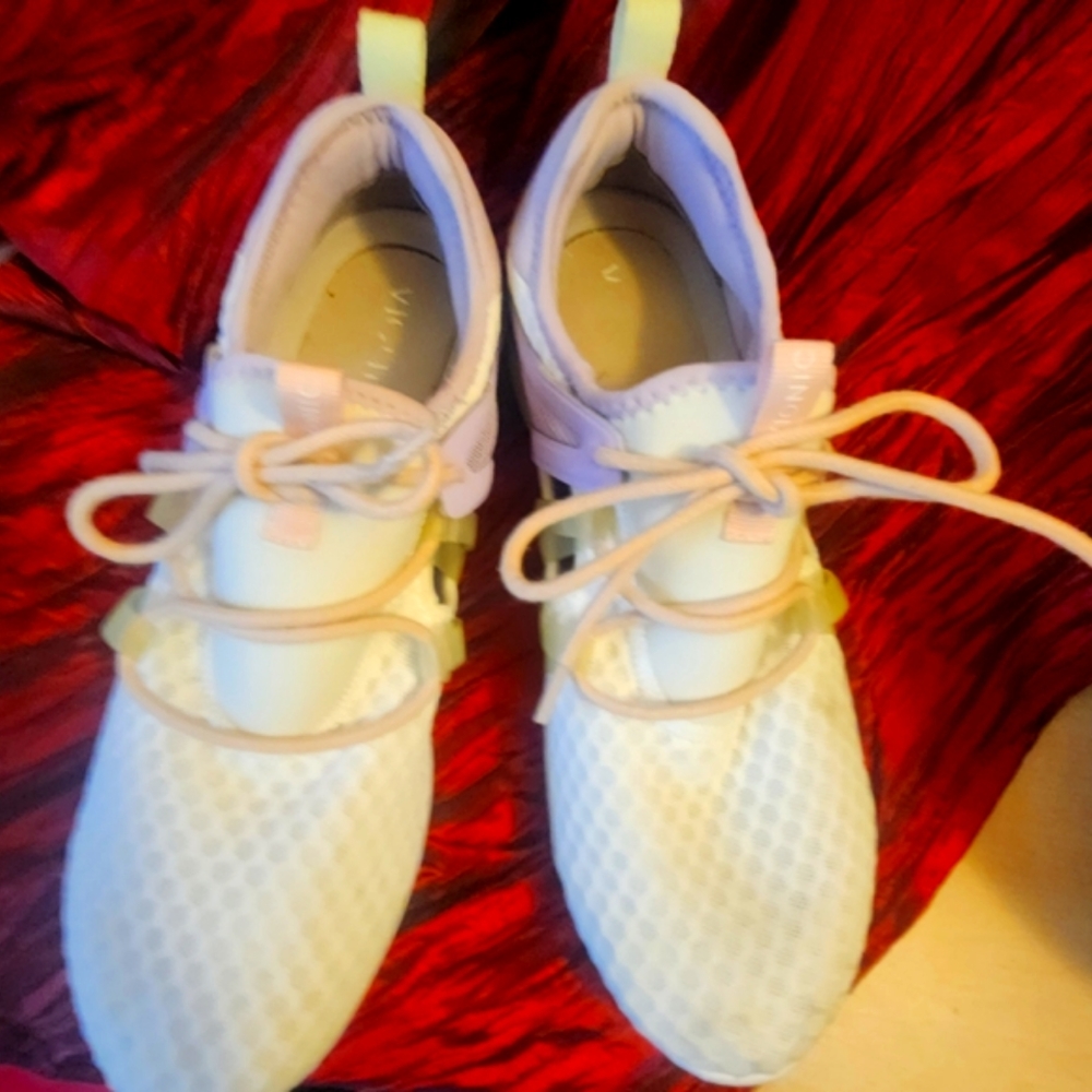 Womens Vionicshoes.com sneakers